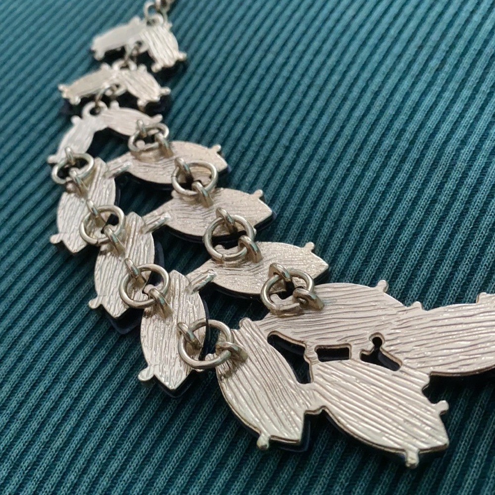 Statement necklace! - Picture 3 of 5